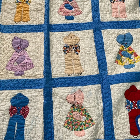 Vintage Quilt with Blue and Multicolor Accents - Picture 2 of 7